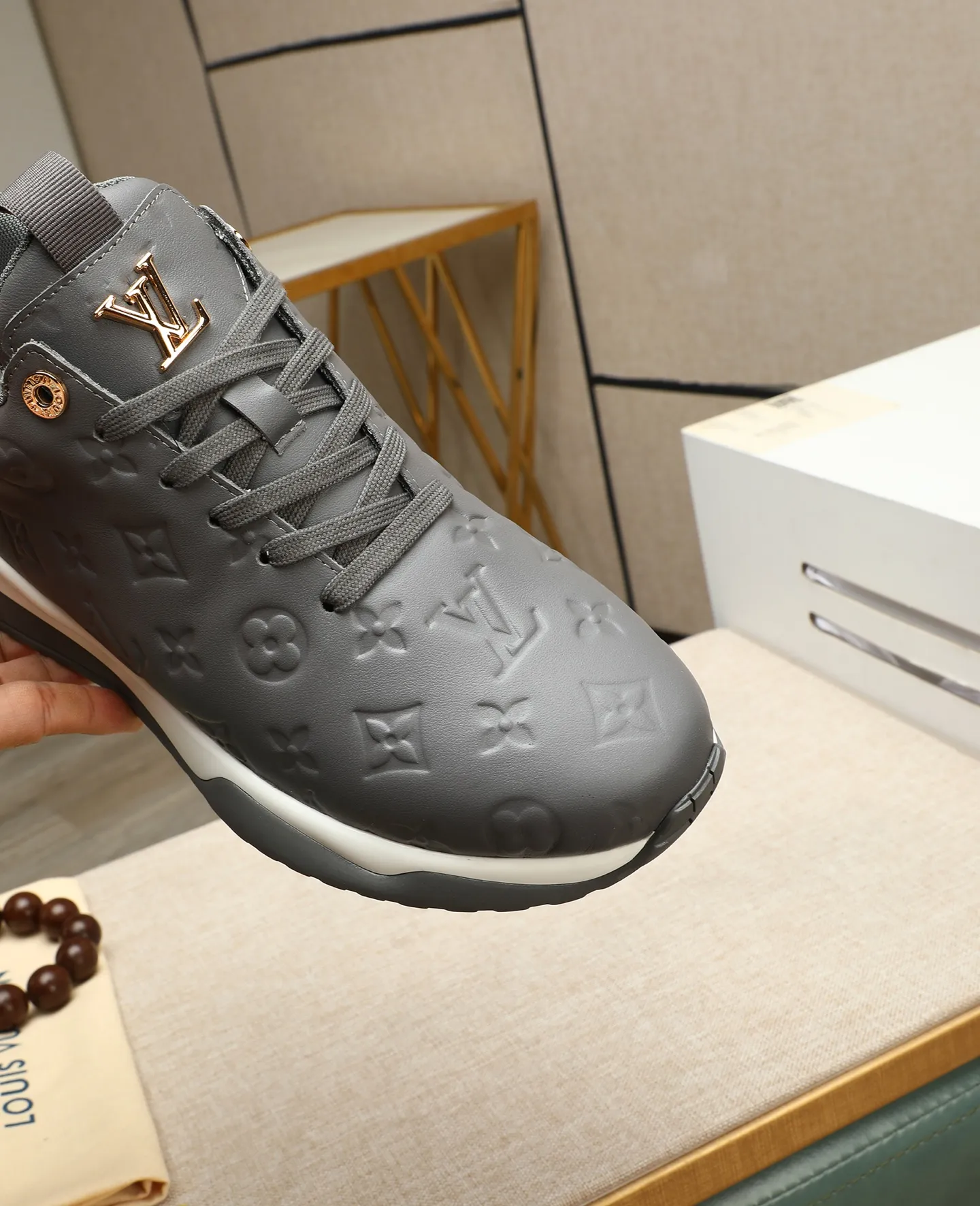 Men's shoes 💰520 📛📛【LOUIS VUITTON】Louis Vuitton official website synchronized new products 👟Milan fashion catwalk style 🇰🇾🇰🇾LV family logo, celebrity style, a must-have for fashionistas ⚠️First-layer calfskin ➕Mesh lining ➕Official website original version special outsole 👞Number 39-44 (38 45 46 customized)